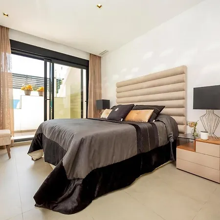 Sunny House - *